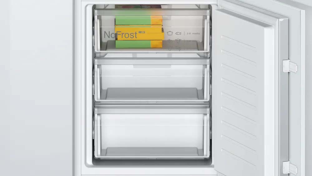 KIN86NSE0G Series 2 Built in fridge freezer with freezer at bottom 4